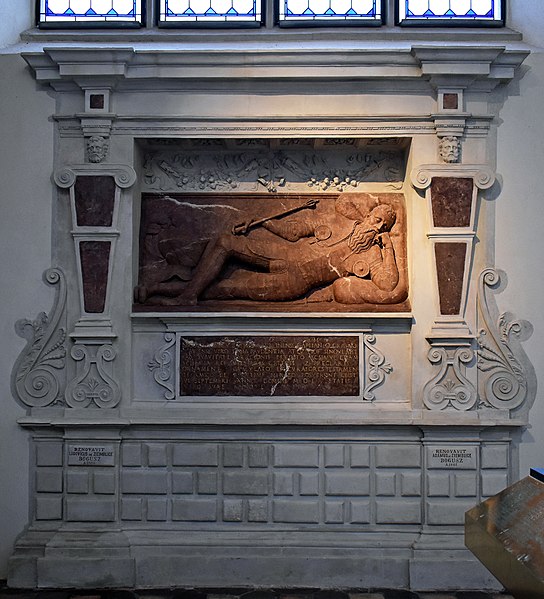 D:\Church_of_Holy_Trinity,_Chapel_of_the_St._Thomas_Aquinas-Mikołaj_Bogusz_tombstone,_12_Stolarska_street,_Old_Town,_Kraków,_Poland.jpg