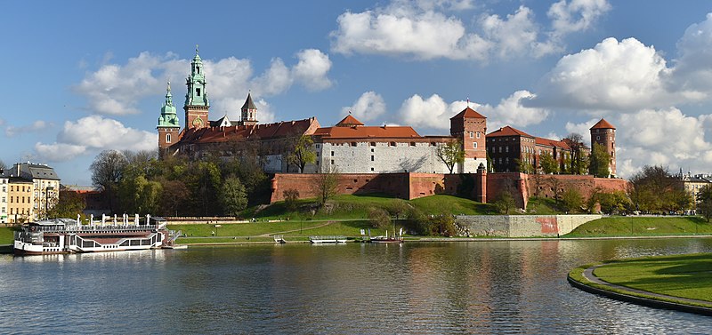 Plik:Wawel hill (view from W), Old Town, Krakow, Poland.jpg