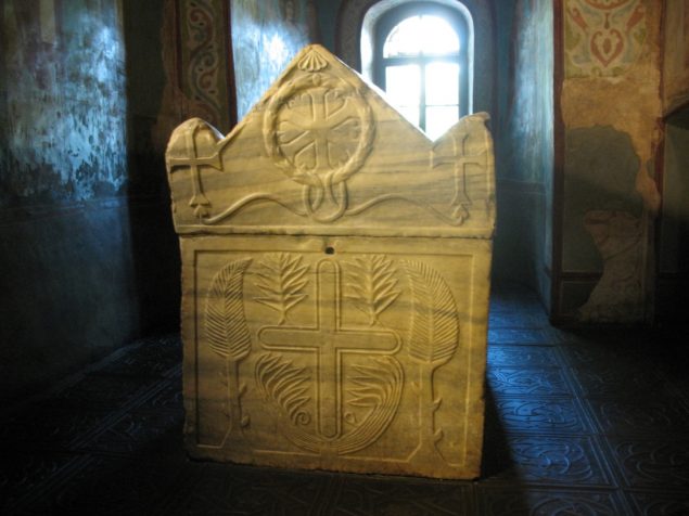 D:\Sarcophagus_of_Yaroslav_the_Wise.jpg